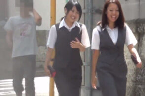 Chicas japonesas perseguidas y manoseadas por la calle